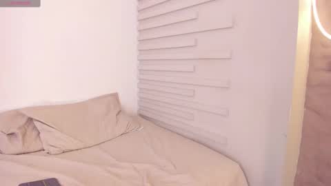 demy_ruiz online show from 02-24-25, 05:43