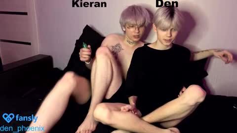 Snapshot of den_phoenix_ chatting on 09-27-25, 08:58 Den Shorty online show from 09-27-25, 08:58