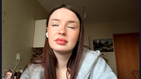 Snapshot of denicecrapser chatting on 12-22-25, 11:18 Annie online show from 12-22-25, 11:18