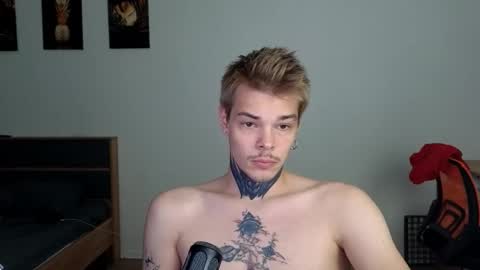 Snapshot of denis_here chatting on 10-08-25, 04:48 Denis online show from 10-08-25, 04:48