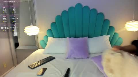 Denise online show from 02-12-25, 04:01