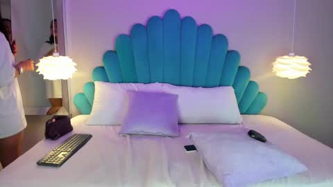 Denise online show from 02-20-25, 04:07