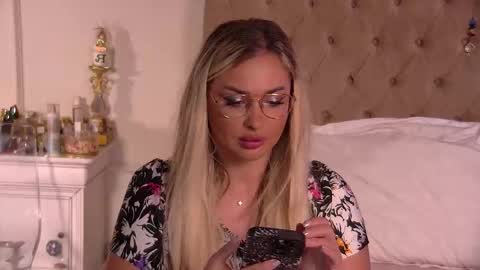 Snapshot of denisseperry chatting on 11-10-25, 09:47 Ela online show from 11-10-25, 09:47