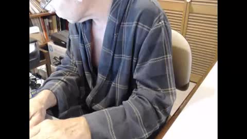 Snapshot of denn_jett chatting on 01-16-25, 10:32 Den Jet online show from 01-16-25, 10:32