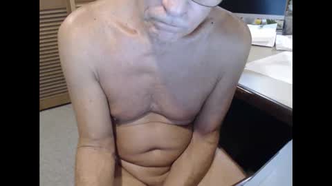 Snapshot of denn_jett chatting on 10-06-25, 10:45 Den Jet online show from 10-06-25, 10:45