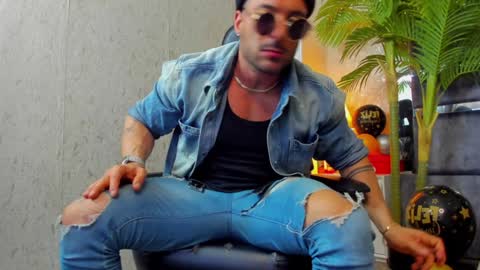 dennis_cox_ online show from 01-22-25, 03:52