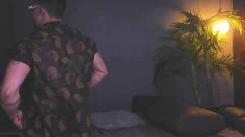 dennis_cox_ online show from 11-28-25, 07:22