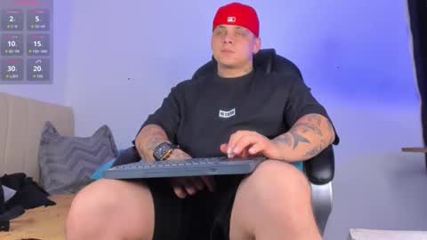 dennis munera online show from 10-28-25, 09:46