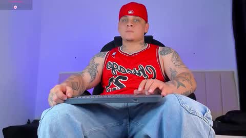 dennis munera online show from 11-28-25, 04:48