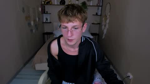 Dennis online show from 11-23-25, 09:03