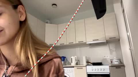 Denni online show from 10-25-25, 04:46