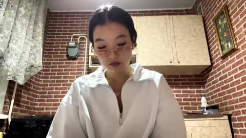 Snapshot of denysebernacchi chatting on 09-29-25, 01:16 Emma online show from 09-29-25, 01:16