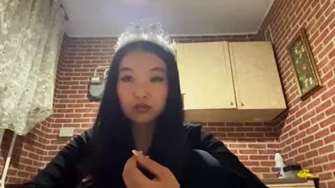 Snapshot of denysebernacchi chatting on 11-18-25, 02:54 Emma online show from 11-18-25, 02:54