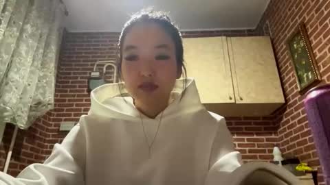 Snapshot of denysebernacchi chatting on 11-20-25, 01:11 Emma online show from 11-20-25, 01:11