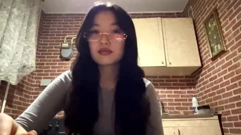 Snapshot of denysebernacchi chatting on 11-23-25, 01:00 Emma online show from 11-23-25, 01:00