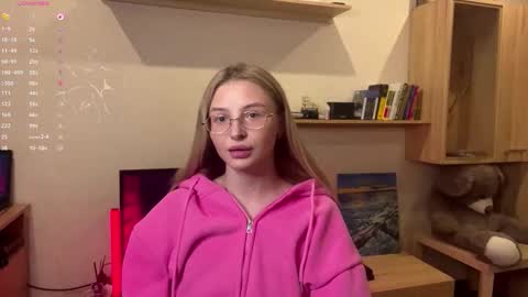 Vi  Victoria online show from 11-13-25, 03:22