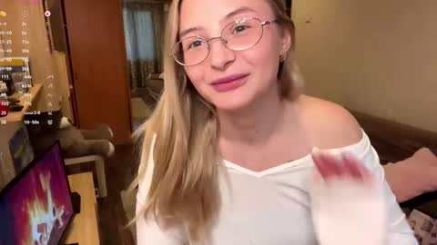 Vi  Victoria online show from 11-16-25, 12:22