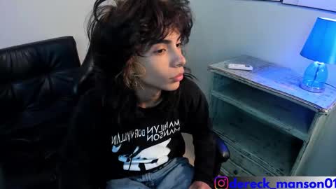 Snapshot of dereck_manson chatting on 10-19-25, 11:44 dereck_manson online show from 10-19-25, 11:44