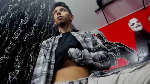 Snapshot of dereck_monroe chatting on 02-17-26, 10:34 Dereck online show from 02-17-26, 10:34