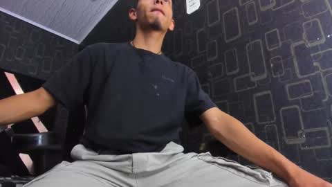 Snapshot of dereck_monroe chatting on 02-21-26, 10:38 Dereck online show from 02-21-26, 10:38