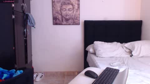 Derek online show from 11-25-25, 01:55