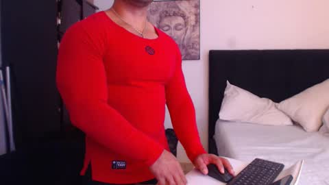 Snapshot of derek_group chatting on 12-21-25, 02:02 Derek online show from 12-21-25, 02:02