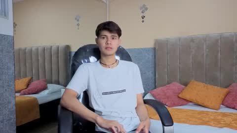 derek_sinn online show from 02-08-26, 01:36