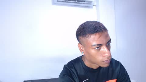 Snapshot of derek_stone69 chatting on 07-28-26, 03:43 derek stone online show from 07-28-26, 03:43