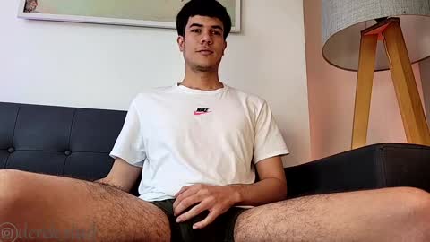 Derek independent model  online show from 01-04-25, 05:37