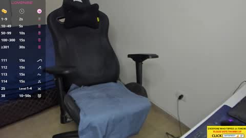 Snapshot of derekcb chatting on 01-25-25, 12:16 Derekcb online show from 01-25-25, 12:16