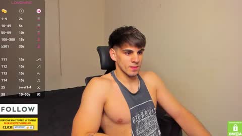 Snapshot of derekcb chatting on 10-18-25, 09:32 Derekcb online show from 10-18-25, 09:32