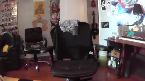 Snapshot of derekdings chatting on 02-21-25, 02:59 derekdings online show from 02-21-25, 02:59