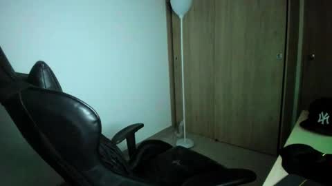 derekmuller11 online show from 04-15-26, 01:45