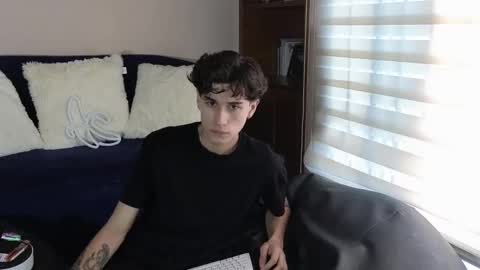 Snapshot of derekswan chatting on 11-14-25, 06:50 Derek online show from 11-14-25, 06:50