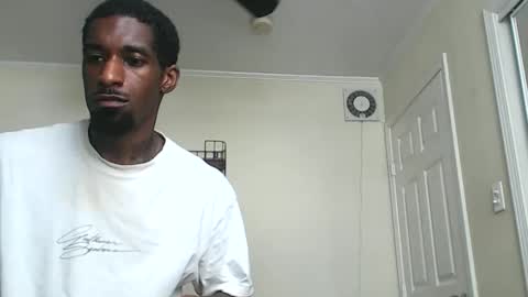 Snapshot of derekthetruth2 chatting on 06-10-26, 03:44 derekthetruth2 online show from 06-10-26, 03:44
