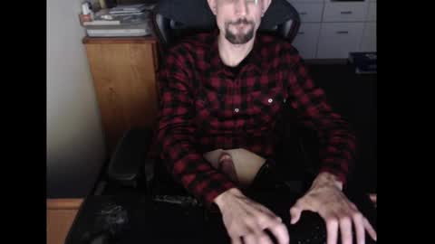 Snapshot of dermattes chatting on 01-11-25, 02:58 dermattes online show from 01-11-25, 02:58