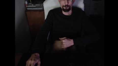 Snapshot of dermattes chatting on 11-23-25, 03:01 dermattes online show from 11-23-25, 03:01