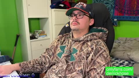 Snapshot of derrick_hose chatting on 01-09-25, 12:46 Derrick Hose online show from 01-09-25, 12:46