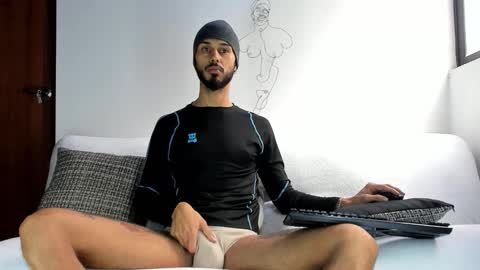 Snapshot of derrymaster chatting on 01-13-26, 06:46 JhimyMaster online show from 01-13-26, 06:46