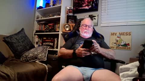 D K online show from 02-25-25, 01:30
