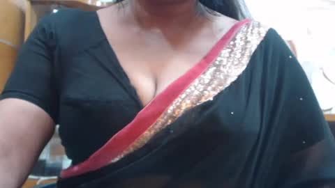 Snapshot of desimaisa130 chatting on 06-30-26, 06:09 Maisa online show from 06-30-26, 06:09