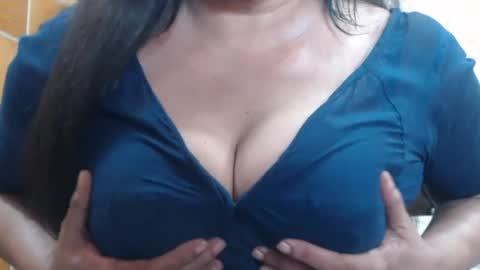 Snapshot of desimaisa130 chatting on 07-28-26, 05:23 Maisa online show from 07-28-26, 05:23