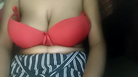 Snapshot of desiprincess35 chatting on 06-23-26, 06:06 desiprincess35 online show from 06-23-26, 06:06