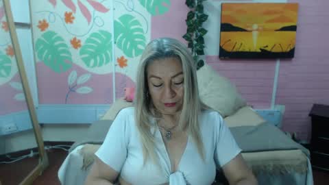 VALERIA online show from 09-19-25, 05:13