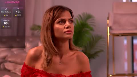 Snapshot of desiredmia_ chatting on 10-08-25, 05:38 Mia online show from 10-08-25, 05:38