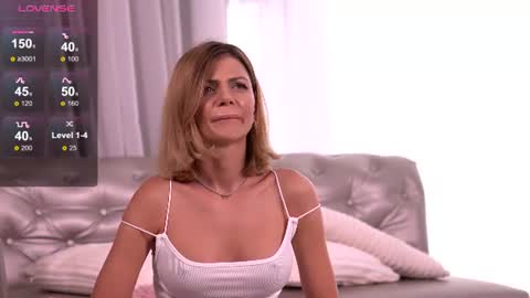 Snapshot of desiredmia_ chatting on 07-21-26, 06:05 Mia online show from 07-21-26, 06:05