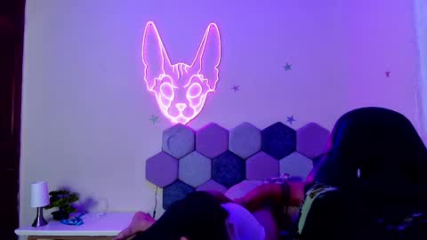 TORI AND MR. BEAR online show from 01-06-25, 12:37