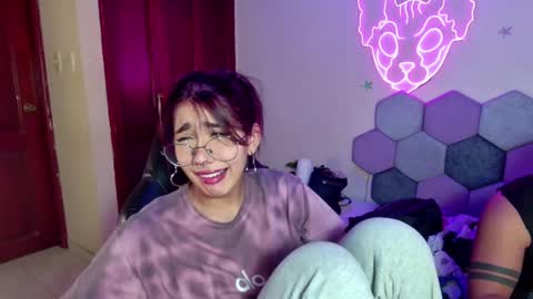 TORI AND MR. BEAR online show from 02-19-25, 12:55