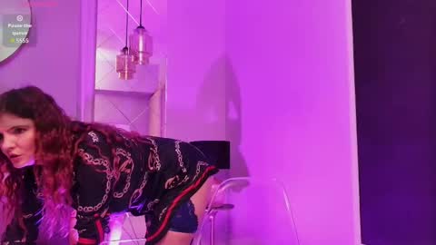 Desiree online show from 11-18-25, 05:01