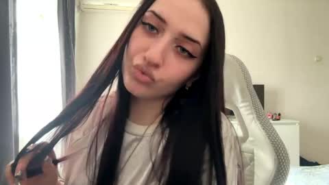 Kira online show from 05-20-26, 02:12